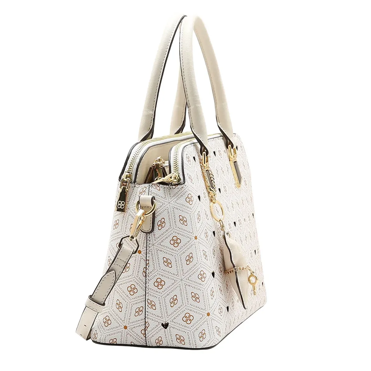 Bolsa Chenson off white vista lateral direita com alça removível e chaveiro ursinho